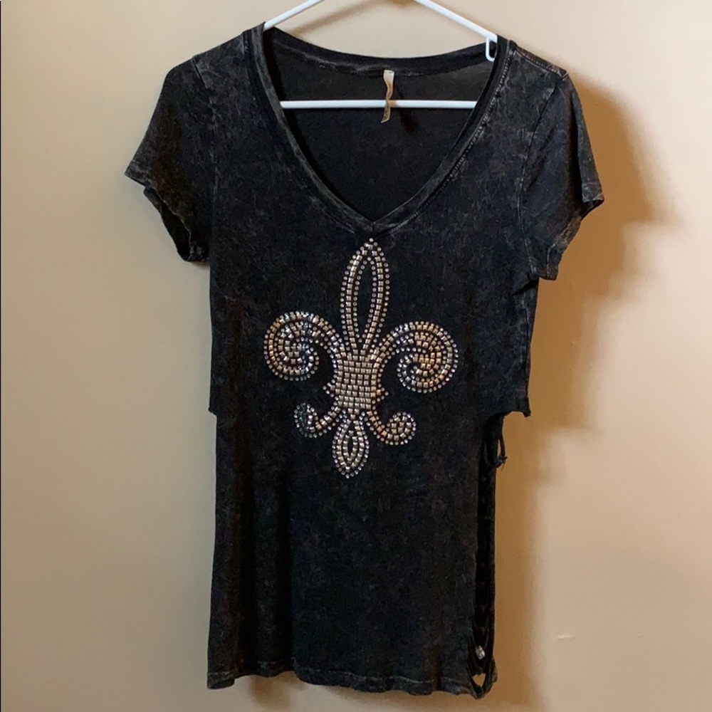 V-Neck with ripped sides